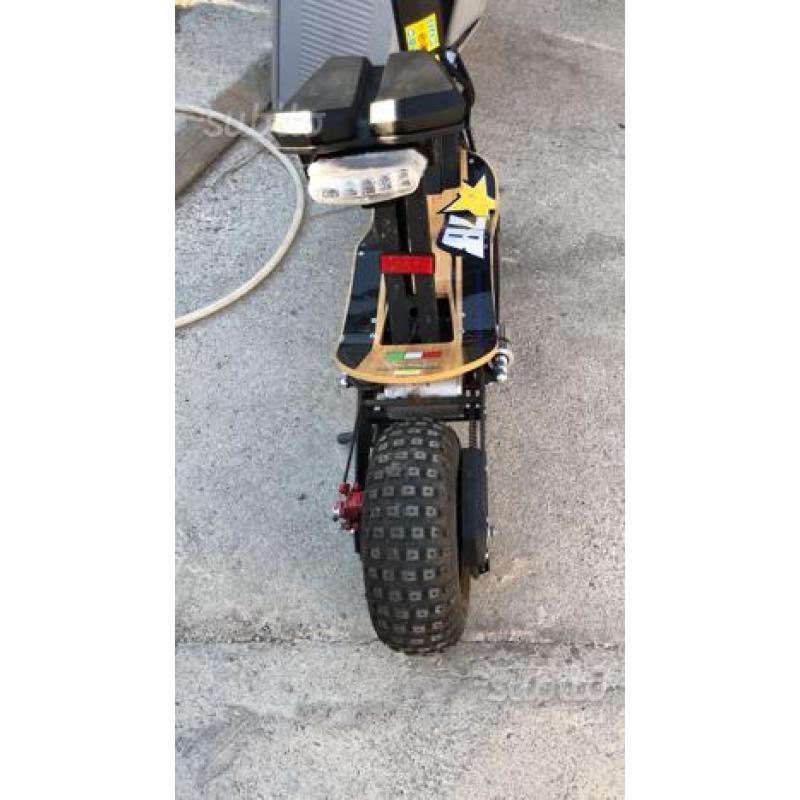 Monopattino elettrico mad 1900watt