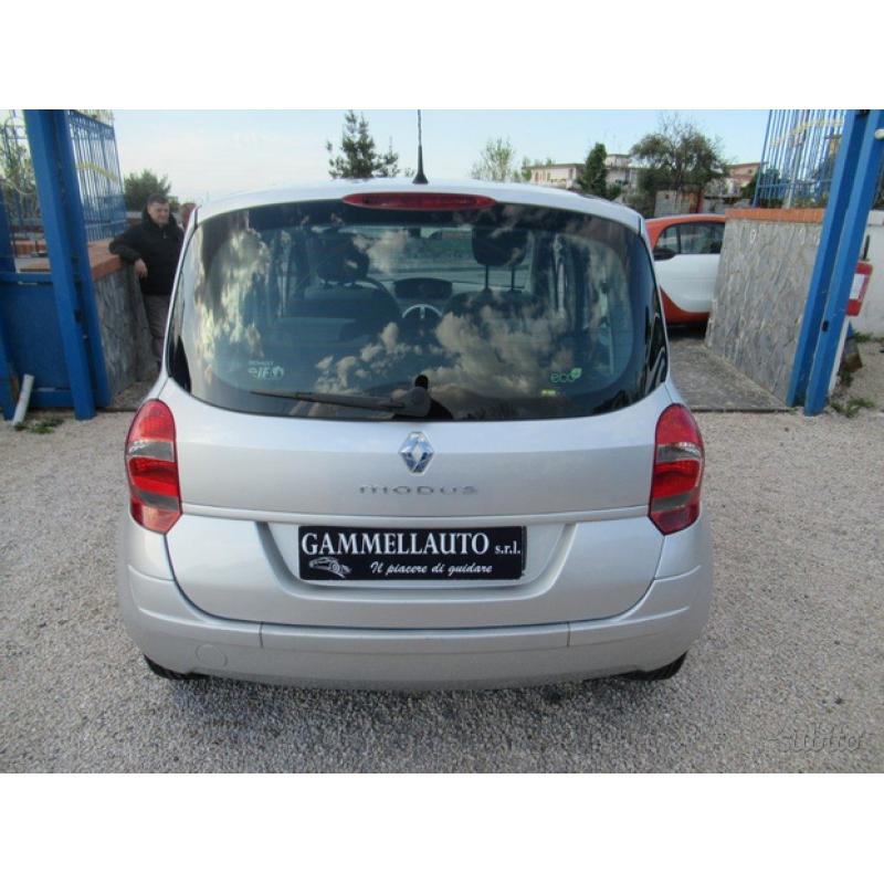 RENAULT Grand Modus 1.2 16V Dynamique