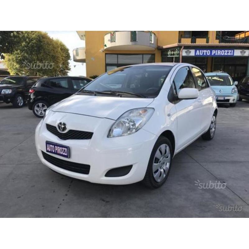 Toyota Yaris 1.0 5 porte
