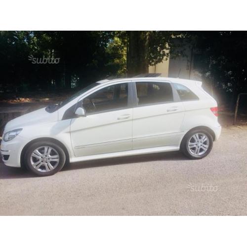 Mercedes B 200 CDI Sport 2011