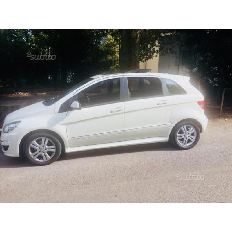 Mercedes B 200 CDI Sport 2011