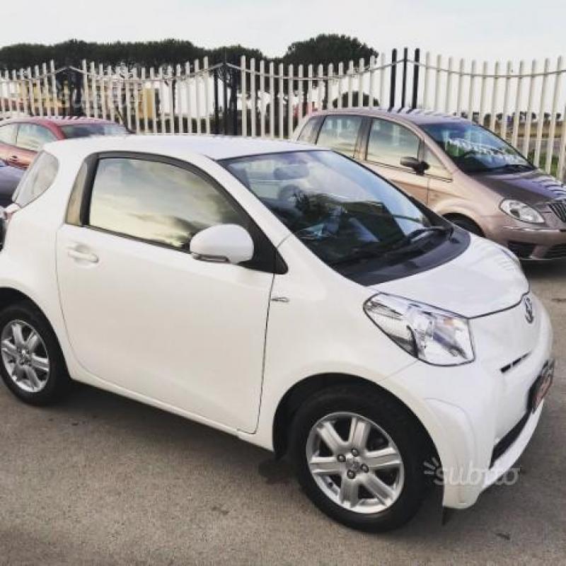 TOYOTA iQ - 2010 1.0 BENZINA *SOL* MANUALE